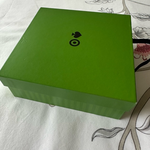 Kate Spade set of 3 wall tendrils, with box and lid, perfect for a gift, NWOT. - Picture 4 of 7